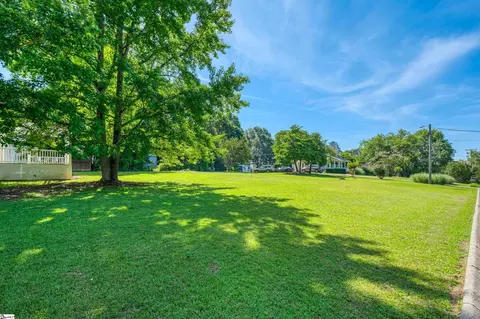 Exterior - 101 Bishop Dr, Easley, SC 29640 photo 4 of 6