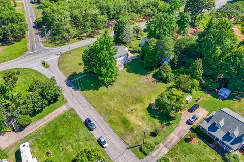 View/Area - 101 Bishop Dr, Easley, SC 29640 photo 2 of 7