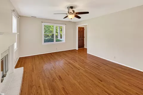 Living - 101 Bishop Dr, Easley, SC 29640 photo 3 of 4