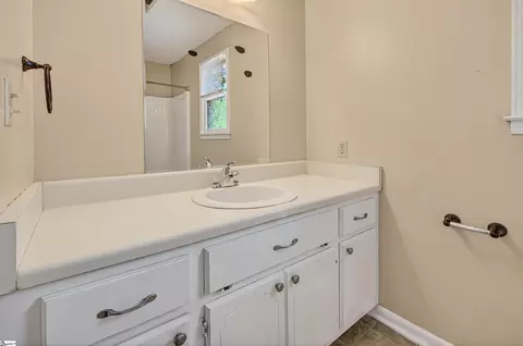 Bath - 101 Bishop Dr, Easley, SC 29640 photo 2 of 2