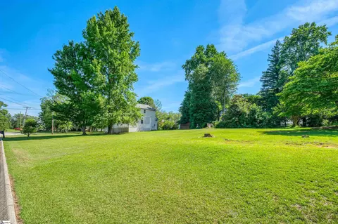 Exterior - 101 Bishop Dr, Easley, SC 29640 photo 5 of 6