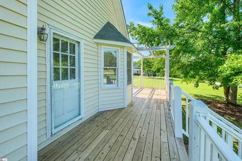 Exterior - 101 Bishop Dr, Easley, SC 29640 photo 1 of 6