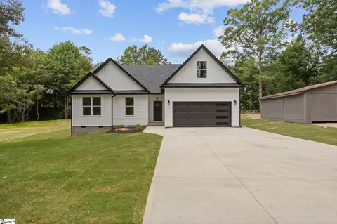 215 Timberlane Rd, Greer, SC 29651