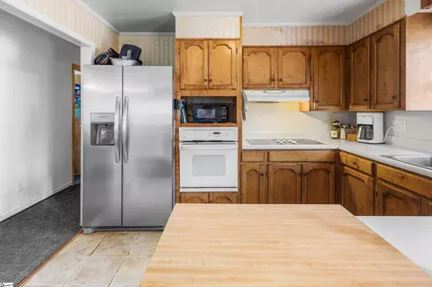 Kitchen - 308 Sylvia Rd, Easley, SC 29642 photo 2 of 4