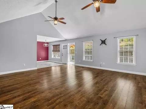 Living - 761 Pearson Town Rd, Moore, SC 29369 photo 2 of 4