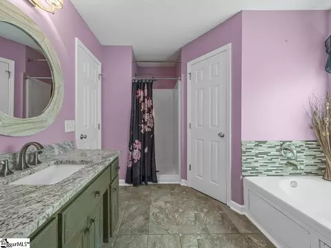 Bath - 761 Pearson Town Rd, Moore, SC 29369 photo 2 of 4