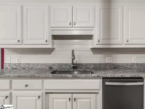 Kitchen - 761 Pearson Town Rd, Moore, SC 29369 photo 4 of 4
