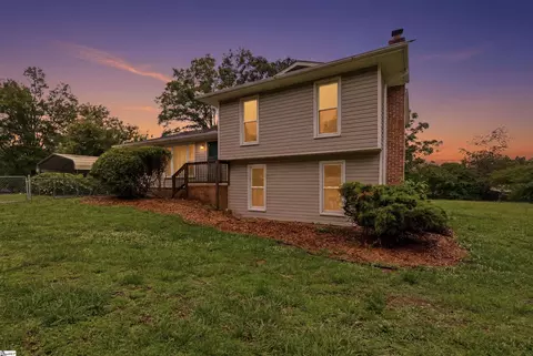 1302 Wham Lawn Rd, Gray Court, SC 29645