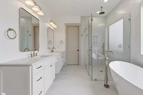 Bath - 624 Monfret Ct, Moore, SC 29369 photo 1 of 6