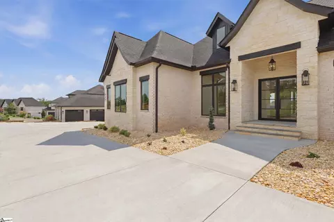 Exterior - 624 Monfret Ct, Moore, SC 29369 photo 2 of 5