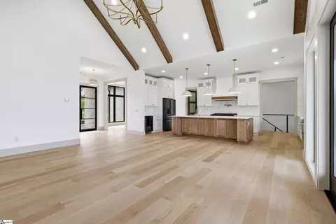 Living - 624 Monfret Ct, Moore, SC 29369 photo 2 of 2