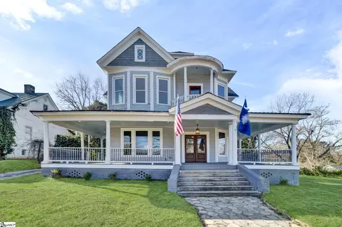 522 S Harper St, Laurens, SC 29360