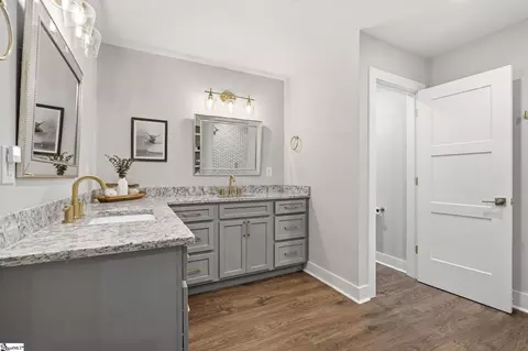 Bath - 207 Oates Ave, Easley, SC 29640 photo 3 of 4