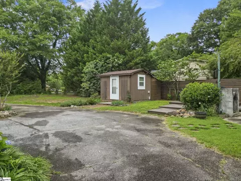 Exterior - 207 Oates Ave, Easley, SC 29640 photo 6 of 14