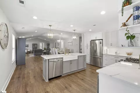 Kitchen - 207 Oates Ave, Easley, SC 29640 photo 4 of 4