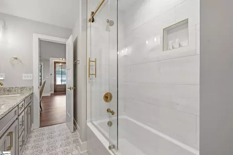 Bath - 207 Oates Ave, Easley, SC 29640 photo 1 of 4