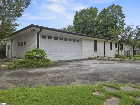 Exterior - 207 Oates Ave, Easley, SC 29640 photo 12 of 14