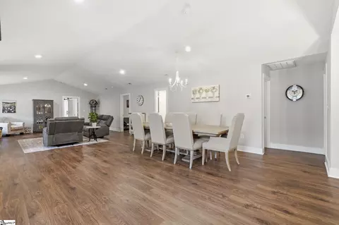 Dining - 207 Oates Ave, Easley, SC 29640 photo 1 of 4