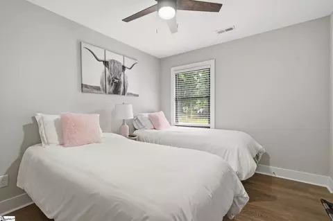 Bedroom - 207 Oates Ave, Easley, SC 29640 photo 5 of 8