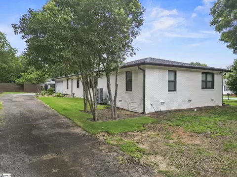 Exterior - 207 Oates Ave, Easley, SC 29640 photo 13 of 14