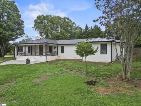 Exterior - 207 Oates Ave, Easley, SC 29640 photo 2 of 14