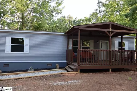 104 S Trout Stree S Greenwood St, Greenwood, SC 29649