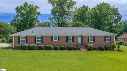 107 Lemon Tree Trl, Laurens, SC 29360
