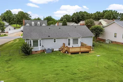 View/Area - 114 Fairview Pl, Greer, SC 29651 photo 3 of 4
