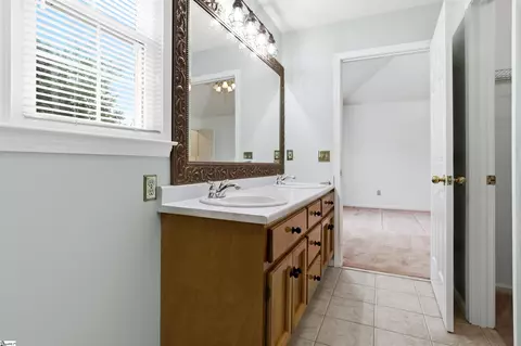 Bath - 114 Fairview Pl, Greer, SC 29651 photo 3 of 4