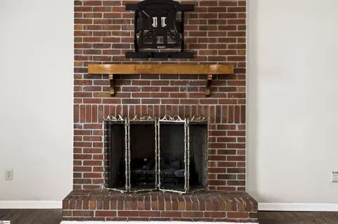 Living - 114 Fairview Pl, Greer, SC 29651 photo 3 of 5