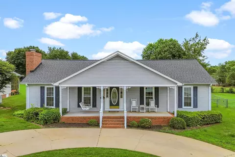 Exterior - 114 Fairview Pl, Greer, SC 29651 photo 7 of 9
