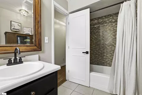 Bath - 211 Grace Ave, Easley, SC 29640 photo 2 of 3
