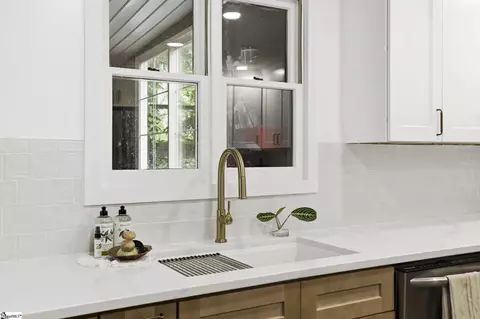 Kitchen - 211 Grace Ave, Easley, SC 29640 photo 3 of 4