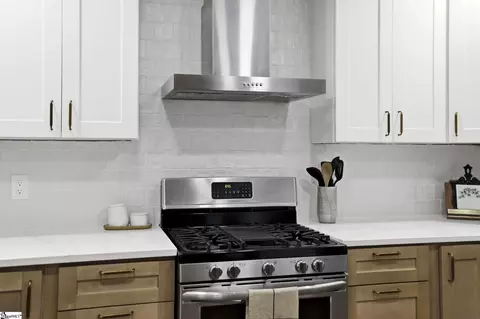 Kitchen - 211 Grace Ave, Easley, SC 29640 photo 4 of 4