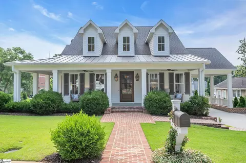 1 Waccamaw Ave, Greenville, SC 29605