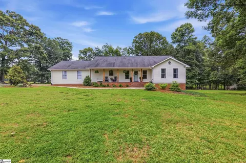 868 Bulls Rd, Taylors, SC 29687