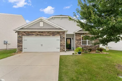 109 Preservation Dr, Greer, SC 29650