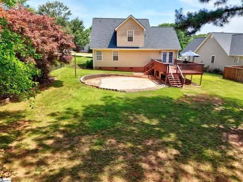 Exterior - 112 Royal Dr, Williamston, SC 29697 photo 7 of 10