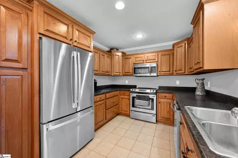 Kitchen - 112 Royal Dr, Williamston, SC 29697 photo 2 of 4