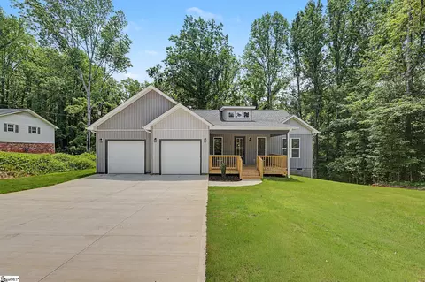 3388 E Croft Cir, Spartanburg, SC 29302
