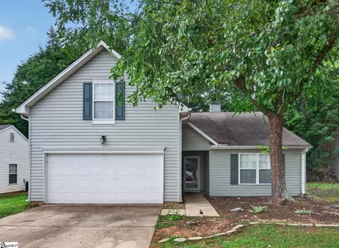 626 Thornbird Cir, Boiling Springs, SC 29316