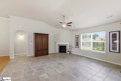 Living - 105 Eagles View Ct, Easley, SC 29642 photo 2 of 4