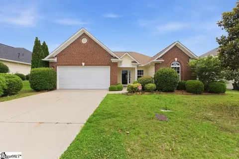 Exterior - 105 Eagles View Ct, Easley, SC 29642 photo 2 of 4