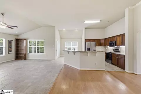 Living - 105 Eagles View Ct, Easley, SC 29642 photo 1 of 4