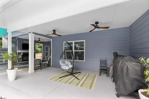 Exterior - 6 Pine Knott Dr, Pelzer, SC 29669 photo 6 of 10