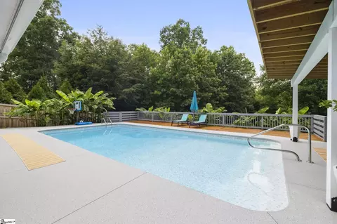 Exterior - 6 Pine Knott Dr, Pelzer, SC 29669 photo 7 of 10