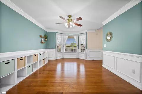Living - 121 Steepleview Ct, Greer, SC 29651 photo 1 of 4