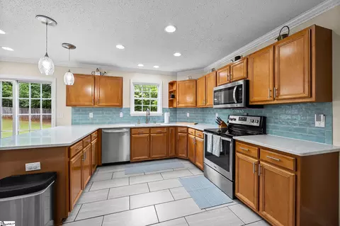 Kitchen - 121 Steepleview Ct, Greer, SC 29651 photo 2 of 4