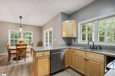 Kitchen - 162 Cleveland Rd, Honea Path, SC 29654 photo 4 of 4