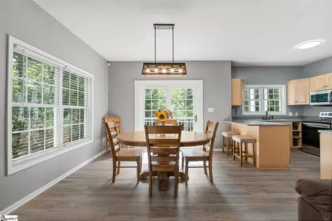 Dining - 162 Cleveland Rd, Honea Path, SC 29654 photo 1 of 2